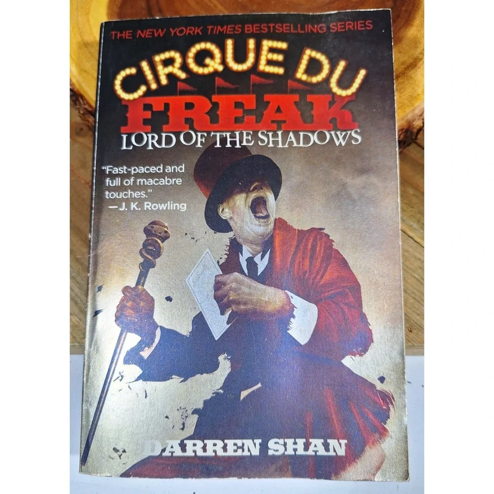 Lot‎ of 21 Darren Shan Books - Many of the Cirque Du Freak Series